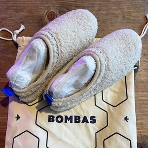 NEW Women’s Size 7 Bombas Slippers